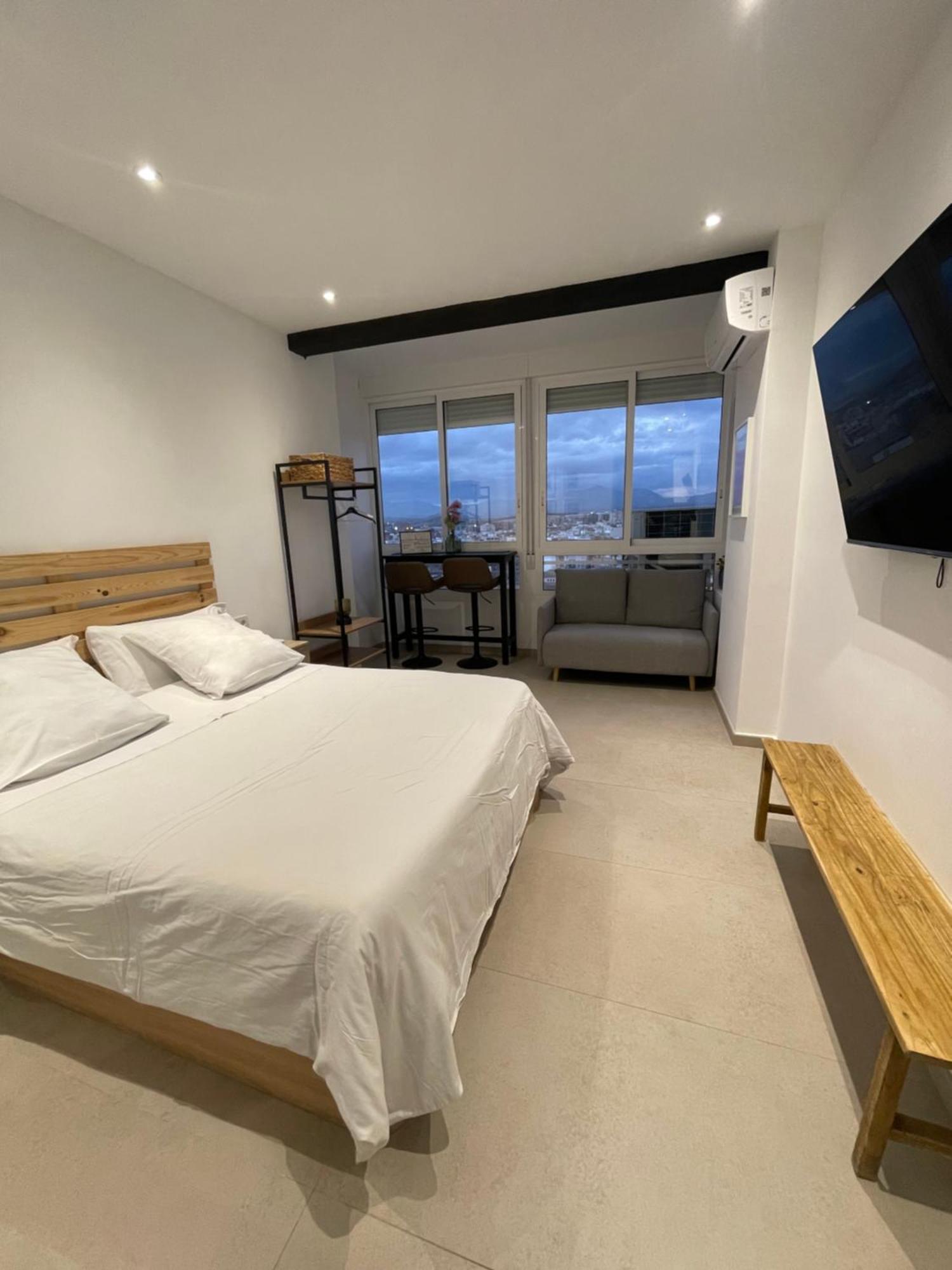 Sky Views Studio In City Centre Alicante Esterno foto